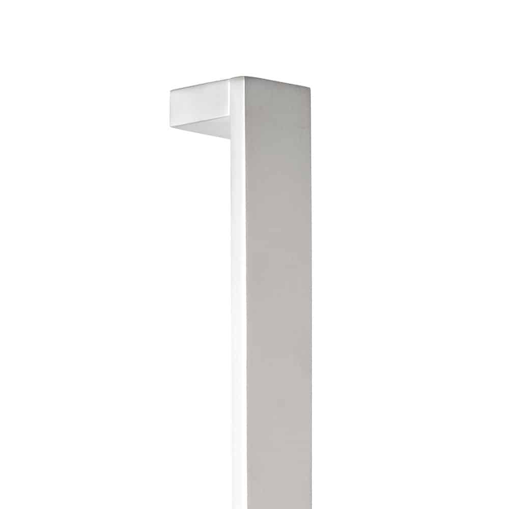 Sintra 150 5/8" Thick Solid Ruler Grip With 1-1/2" Face And Straight Flat Square Mounts In Brass